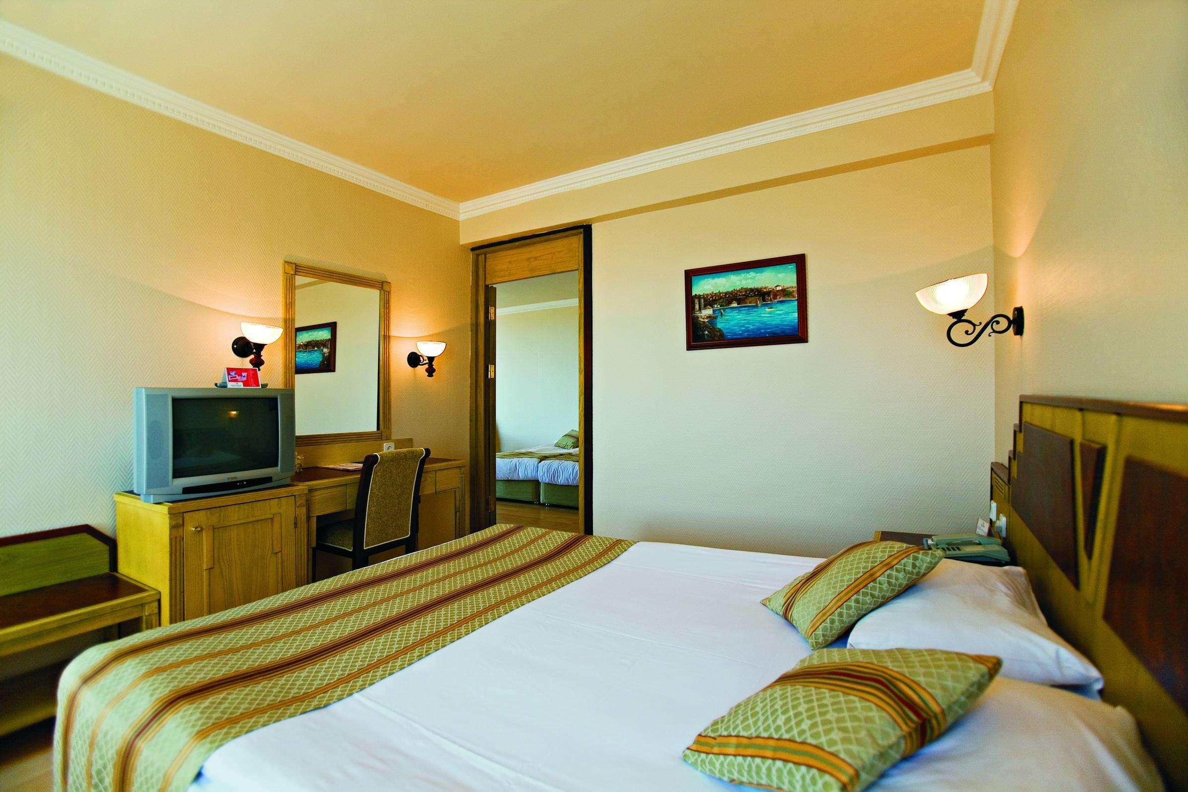 Nova Park Hotel Side Bagian luar foto
