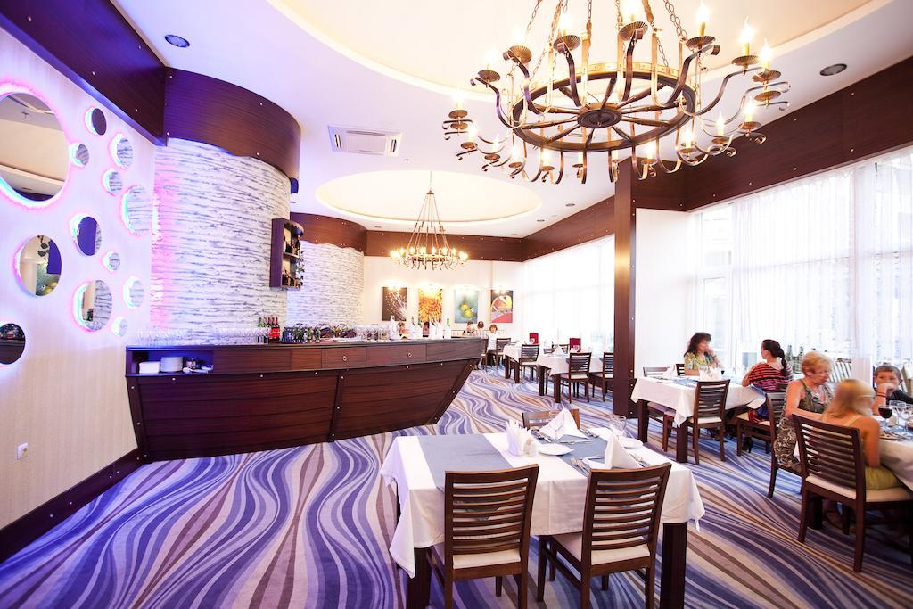 Nova Park Hotel Side Bagian luar foto